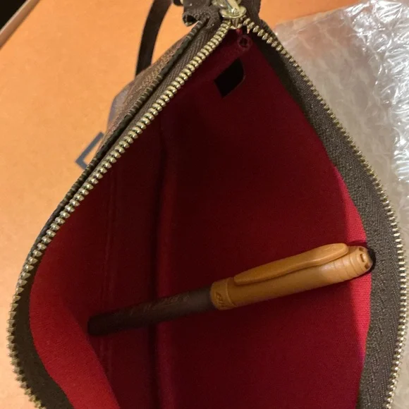 Louis Vuitton Pochette Accessories in Damier Ebene - Picture 8 of 12